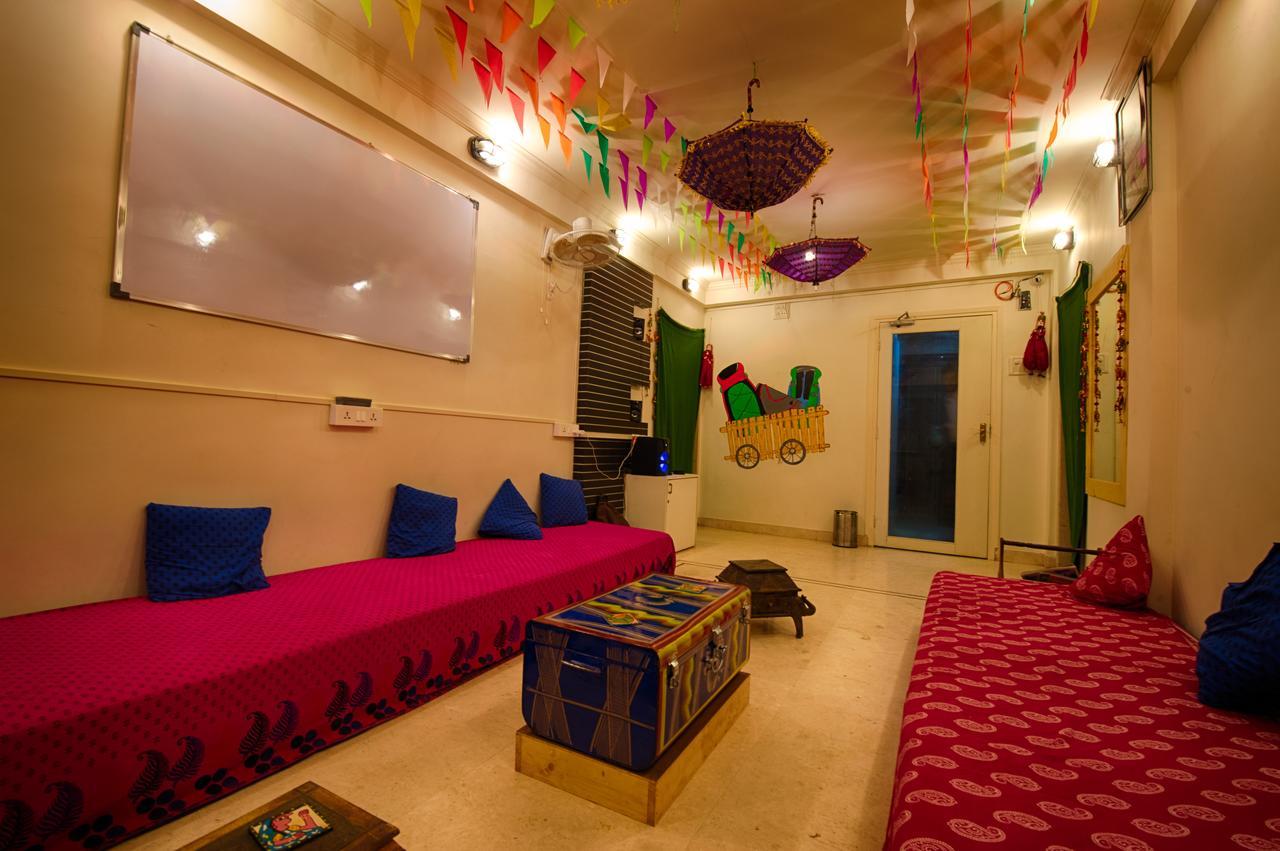 Basti - A Backpackers Hostel Bombay Esterno foto
